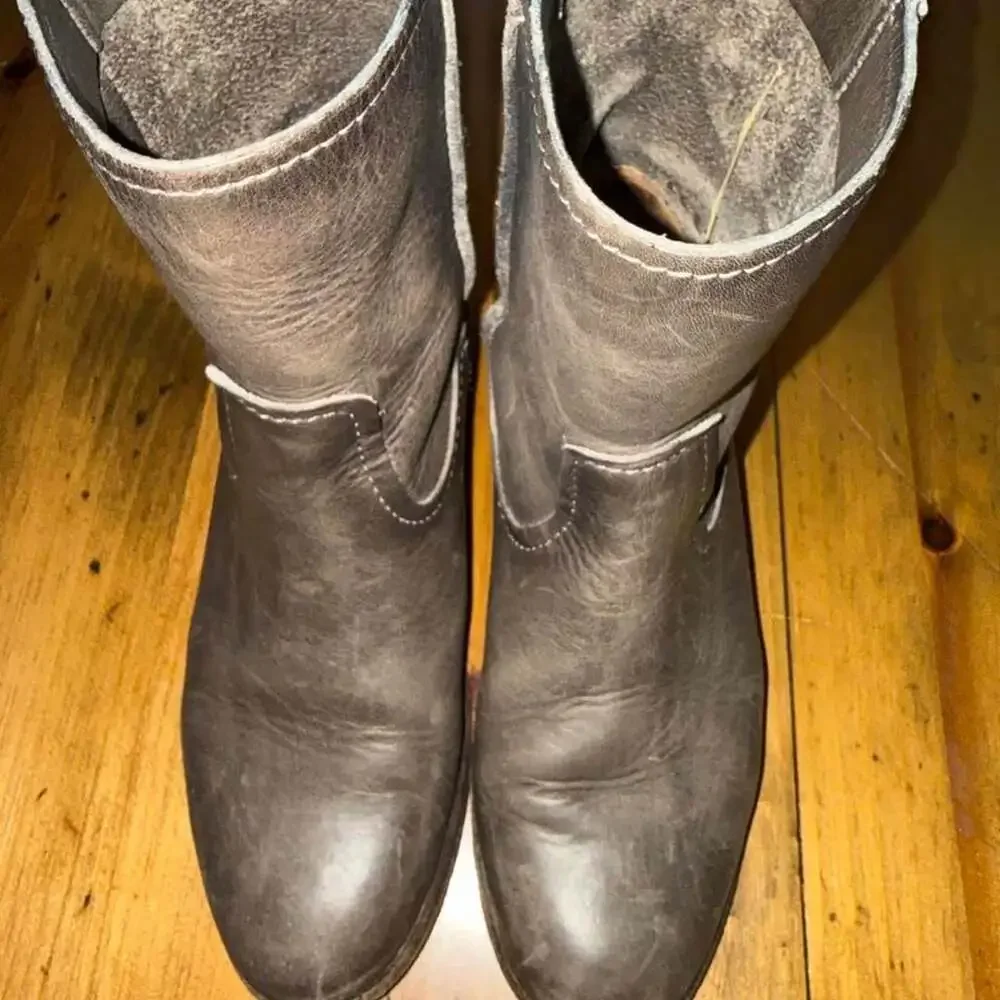 Frye raw edge
